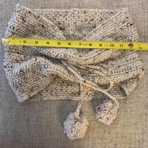 HANDMADE crocheted winter cowl - Picture 4 of 5